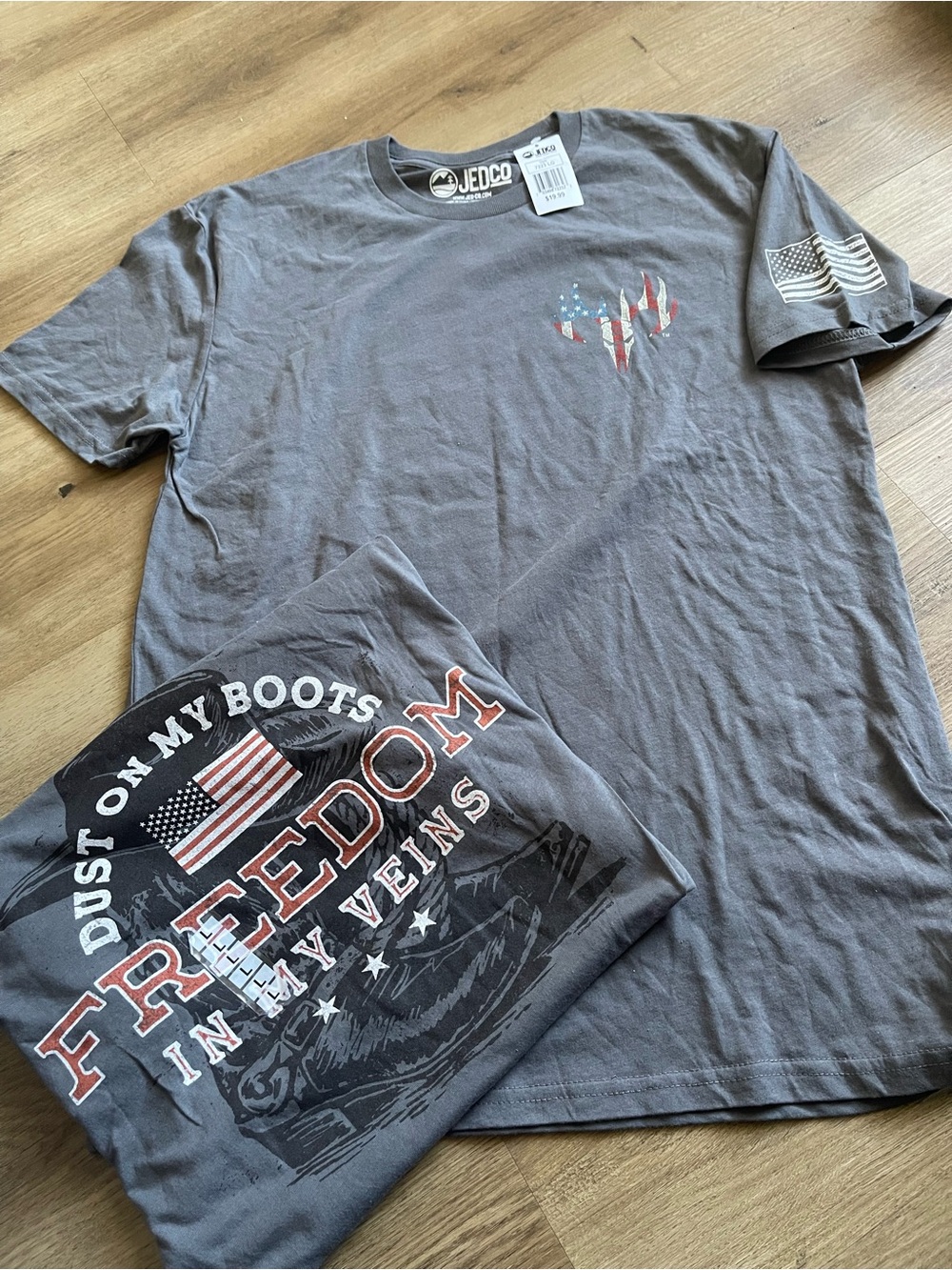 Men’s JEDCO Gray Short-Sleeve Graphic Tee